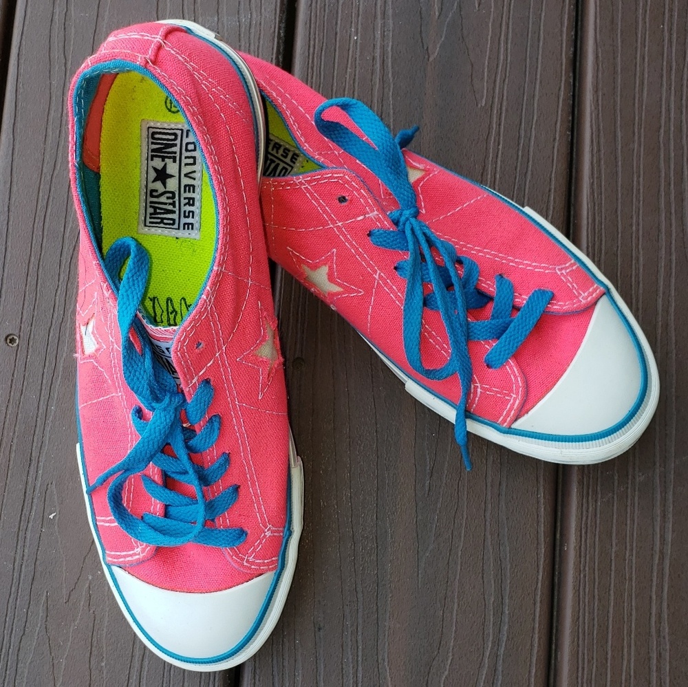 Converse Fuscia & Blue Low Tops